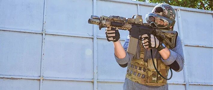 Airsoft player using an HPA replica.