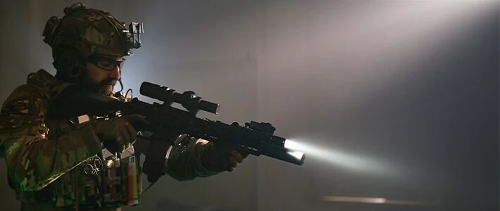 Fully equipped player with a semi-automatic DMR replica 