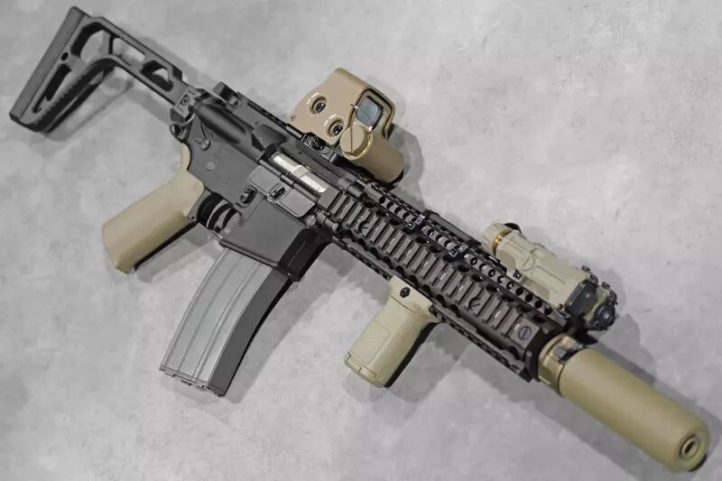 Replica MK18 VFC GBBR Maple leaf custom