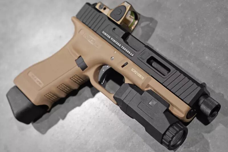 GLADIUS Magna III Glock Bi-ton Tan Custom Replica