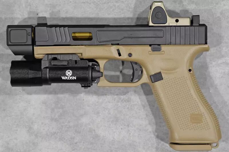 Glock 17 Gen 5 French Edition VFC Fowler Industries Gold Custom