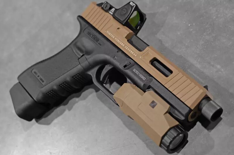 Replica GLADIUS Magna VI Glock Bi-ton Black Custom