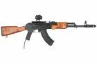 AK-47 HPA personalizado con ca&ntilde;&oacute;n de madera y recarga por la derecha