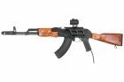 AK-47 HPA personalizado con ca&ntilde;&oacute;n de madera a la izquierda