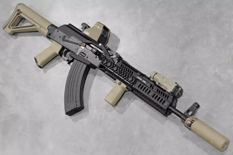 R&eacute;plique AKM GBBR Tokyo Marui \ Magpul\  Custom