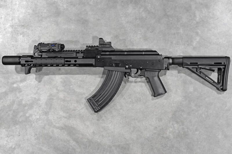 R&eacute;plique AKM GBBR Tokyo Marui Hard Kick Combat Custom