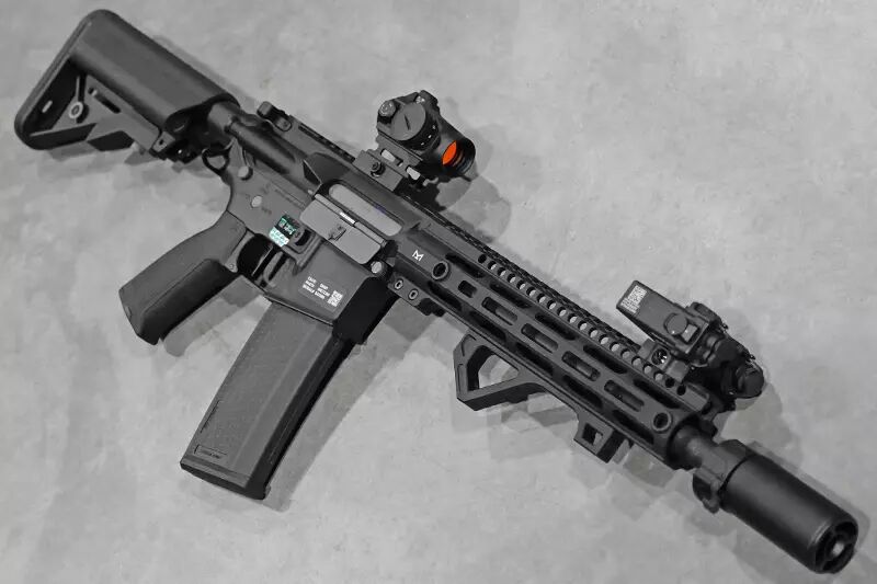 R&eacute;plique AR15 Assaut Black Ragnarok Aster SX custom