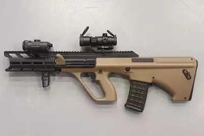 Rplique AUG Tokyo Marui Titan dsg custom 