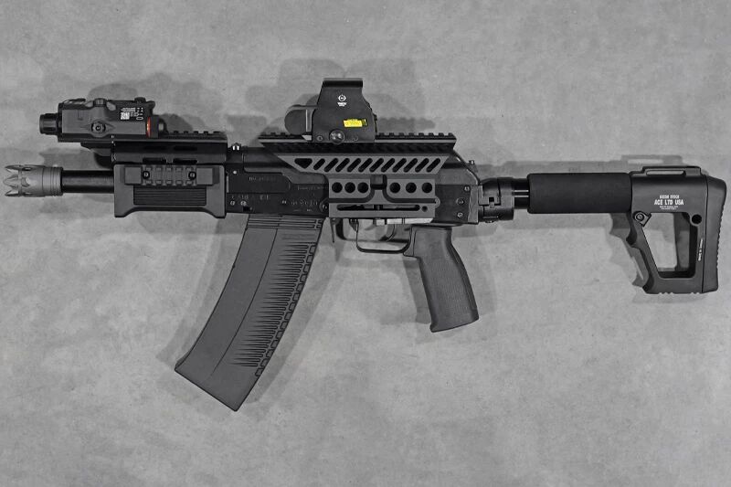 R&eacute;plique fusil &agrave; pompe SAIGA 12 SBS Tokyo Marui Gaz Magpul Custom