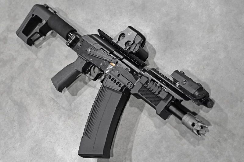 R&eacute;plique fusil &agrave; pompe SAIGA 12 SBS Tokyo Marui Gaz Magpul Custom