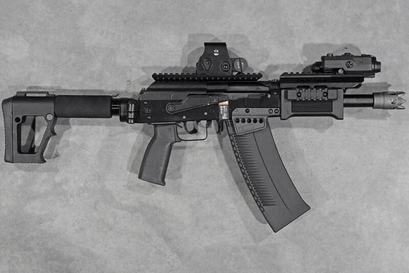 R&eacute;plique fusil &agrave; pompe SAIGA 12 SBS Tokyo Marui Gaz Magpul Custom