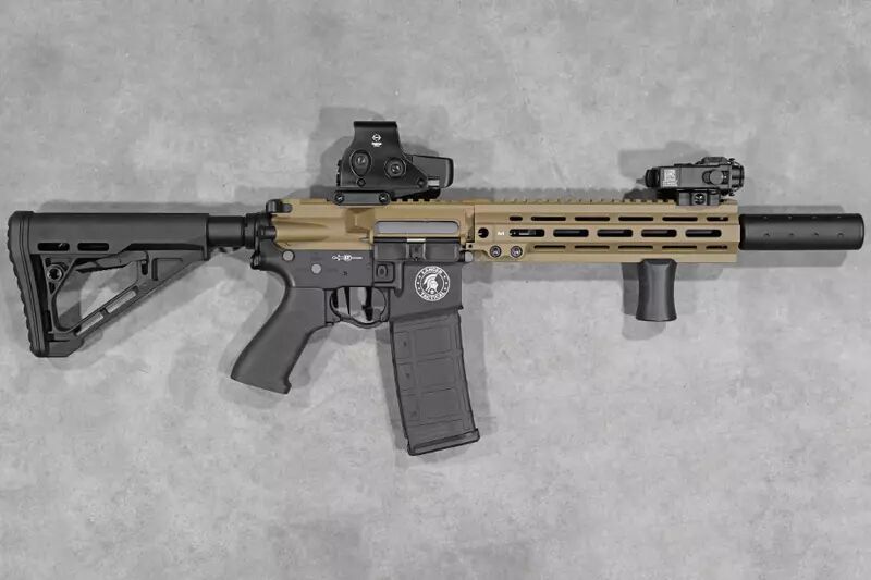 R&eacute;plique LT Blazer GEN2 10\'\' M-Lok Proline noir / tan Lancer Tactical AEG Custom