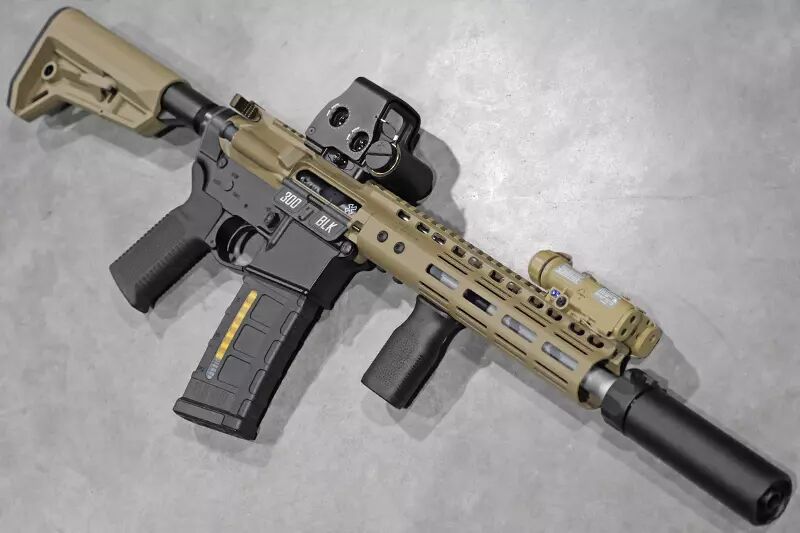 R&eacute;plique M4 G101 bi-ton NOVESKE BK/FDE Double Eagle GBBR Custom