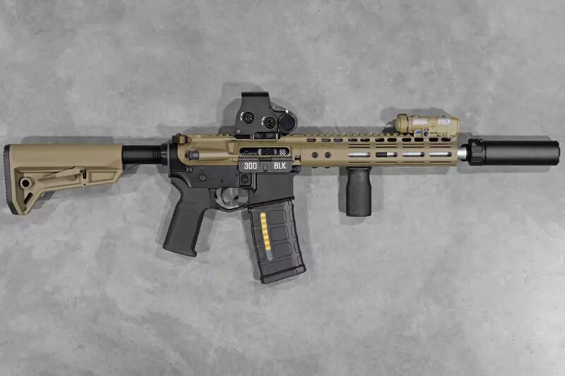 R&eacute;plique M4 G101 bi-ton NOVESKE BK/FDE Double Eagle GBBR Custom